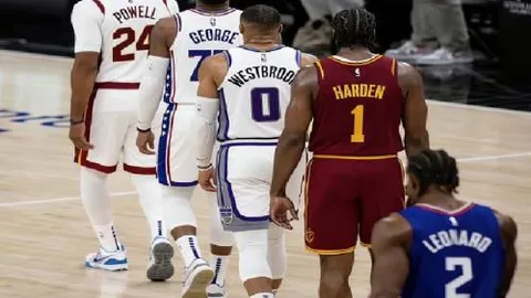 国米力克热那亚，劳塔罗头球破门，巴雷拉神助攻助蓝黑军团登顶意甲积分榜