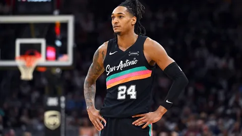 诺里斯助力迈凯伦F1车队26年后重返冠军宝座